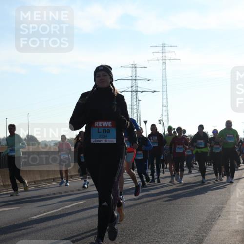 03.10.2025 - Köhlbrandbrückenlauf Luisa Fischer http://msf.ph/oto/8993947 03.10.2025 10:20:35 Position 3 3097, 2234, 1 meine-sportfotos.de