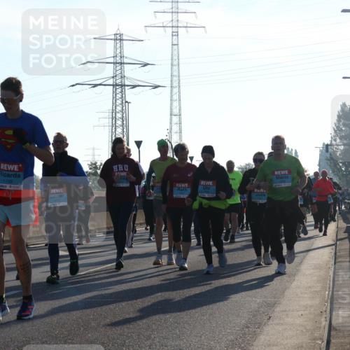 03.10.2025 - Köhlbrandbrückenlauf Luisa Fischer http://msf.ph/oto/8993961 03.10.2025 10:20:36 Position 3 1978, 1709, 1 meine-sportfotos.de