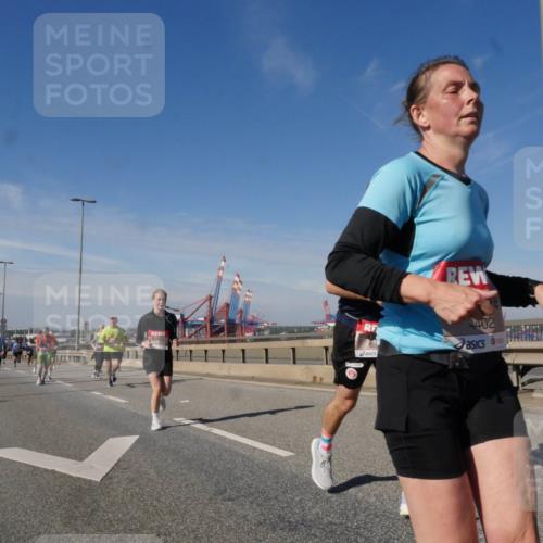 03.10.2025 - Köhlbrandbrückenlauf Matties Gatica Varas http://msf.ph/oto/8993968 03.10.2025 12:47:23 Position 2 639, 4402 meine-sportfotos.de