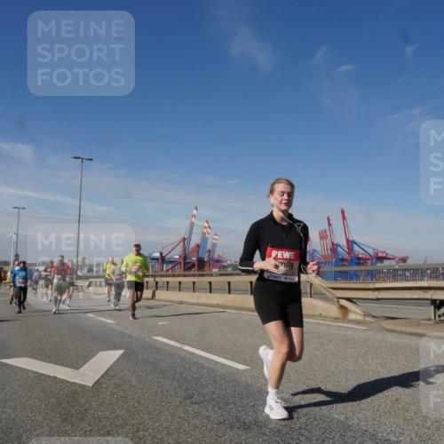 03.10.2025 - Köhlbrandbrückenlauf Matties Gatica Varas http://msf.ph/oto/8993981 03.10.2025 12:47:24 Position 2 4348 meine-sportfotos.de