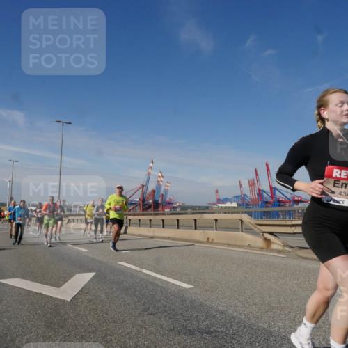 03.10.2025 - Köhlbrandbrückenlauf Matties Gatica Varas http://msf.ph/oto/8993984 03.10.2025 12:47:25 Position 2 4348 meine-sportfotos.de