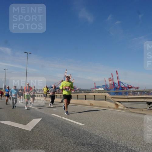 03.10.2025 - Köhlbrandbrückenlauf Matties Gatica Varas http://msf.ph/oto/8993990 03.10.2025 12:47:26 Position 2  meine-sportfotos.de