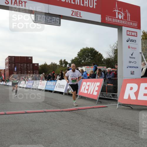 03.10.2025 - Köhlbrandbrückenlauf Yannick Fuchs http://msf.ph/oto/8993992 03.10.2025 16:04:23 Ziel 7245, 7308, 7338, 8818, 8825, 9010, 9213 meine-sportfotos.de