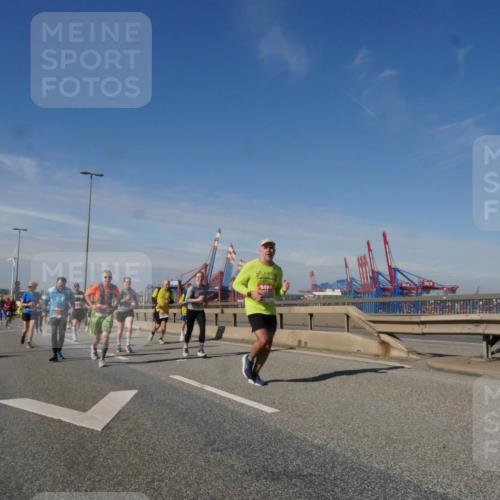 03.10.2025 - Köhlbrandbrückenlauf Matties Gatica Varas http://msf.ph/oto/8993994 03.10.2025 12:47:26 Position 2  meine-sportfotos.de