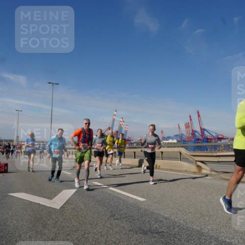 03.10.2025 - Köhlbrandbrückenlauf Matties Gatica Varas http://msf.ph/oto/8993996 03.10.2025 12:47:28 Position 2  meine-sportfotos.de