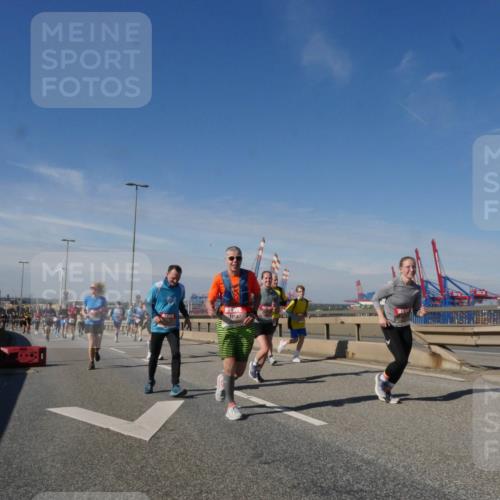 03.10.2025 - Köhlbrandbrückenlauf Matties Gatica Varas http://msf.ph/oto/8993999 03.10.2025 12:47:28 Position 2  meine-sportfotos.de