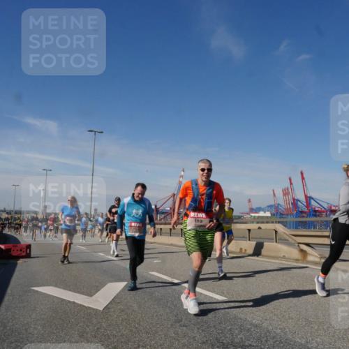 03.10.2025 - Köhlbrandbrückenlauf Matties Gatica Varas http://msf.ph/oto/8994004 03.10.2025 12:47:29 Position 2 606 meine-sportfotos.de