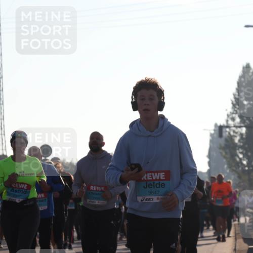 03.10.2025 - Köhlbrandbrückenlauf Luisa Fischer http://msf.ph/oto/8994005 03.10.2025 10:21:19 Position 3 2907, 131, 2424, 3647, 1 meine-sportfotos.de
