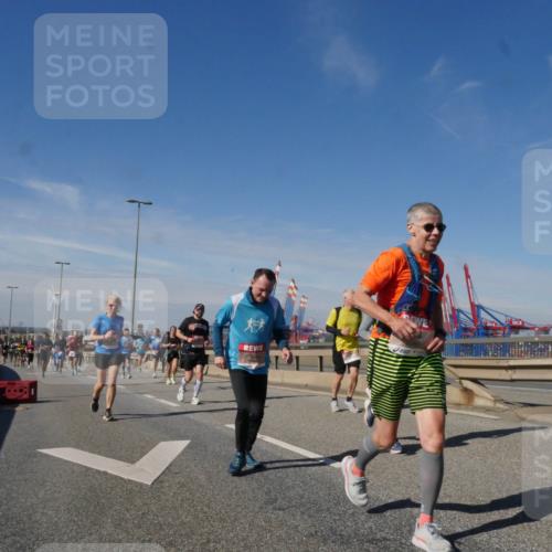 03.10.2025 - Köhlbrandbrückenlauf Matties Gatica Varas http://msf.ph/oto/8994007 03.10.2025 12:47:29 Position 2 118 meine-sportfotos.de