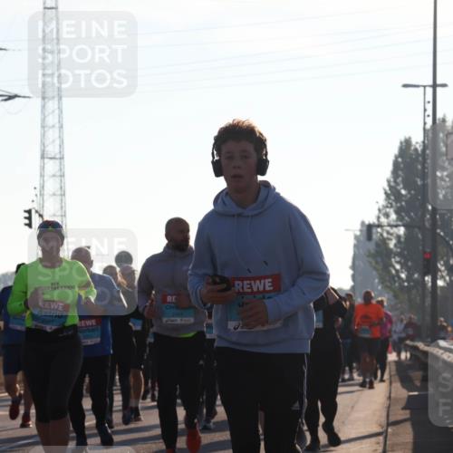 03.10.2025 - Köhlbrandbrückenlauf Luisa Fischer http://msf.ph/oto/8994011 03.10.2025 10:21:20 Position 3 2072, 2907, 2424, 1 meine-sportfotos.de