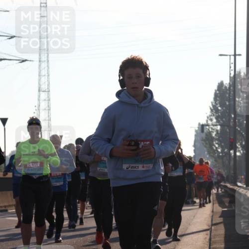 03.10.2025 - Köhlbrandbrückenlauf Luisa Fischer http://msf.ph/oto/8994017 03.10.2025 10:21:20 Position 3 2072, 3647, 2907, 1 meine-sportfotos.de