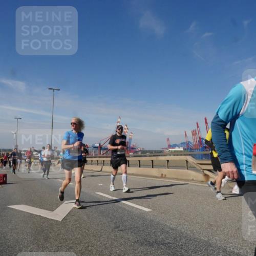 03.10.2025 - Köhlbrandbrückenlauf Matties Gatica Varas http://msf.ph/oto/8994020 03.10.2025 12:47:30 Position 2 6771 meine-sportfotos.de