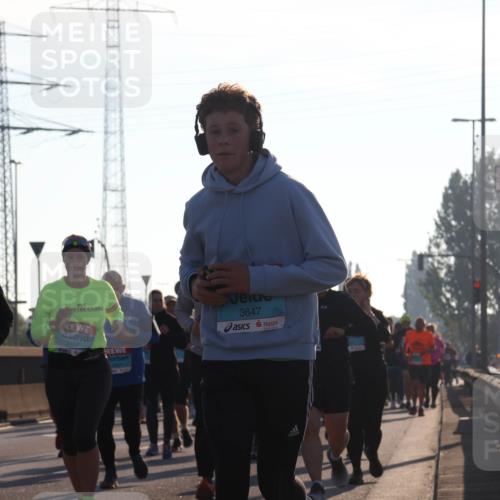 03.10.2025 - Köhlbrandbrückenlauf Luisa Fischer http://msf.ph/oto/8994024 03.10.2025 10:21:20 Position 3 2907, 2072, 3647, 1 meine-sportfotos.de