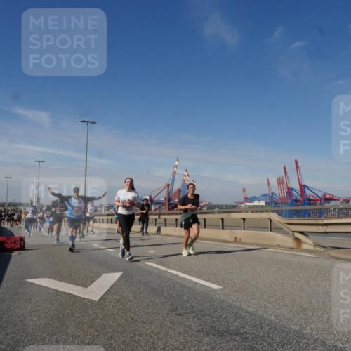 03.10.2025 - Köhlbrandbrückenlauf Matties Gatica Varas http://msf.ph/oto/8994046 03.10.2025 12:47:33 Position 2  meine-sportfotos.de