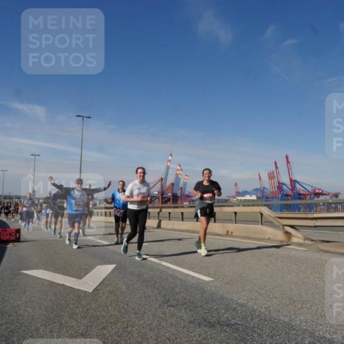 03.10.2025 - Köhlbrandbrückenlauf Matties Gatica Varas http://msf.ph/oto/8994051 03.10.2025 12:47:33 Position 2  meine-sportfotos.de