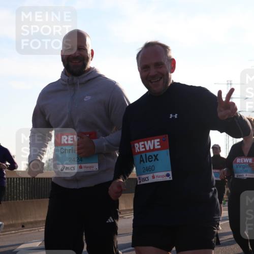 03.10.2025 - Köhlbrandbrückenlauf Luisa Fischer http://msf.ph/oto/8994077 03.10.2025 10:21:25 Position 3 2424, 2460, 1748 meine-sportfotos.de