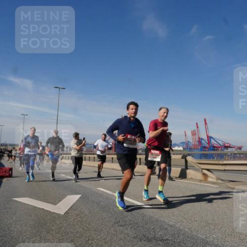 03.10.2025 - Köhlbrandbrückenlauf Matties Gatica Varas http://msf.ph/oto/8994089 03.10.2025 12:47:37 Position 2  meine-sportfotos.de
