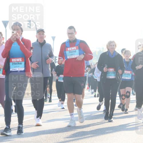 03.10.2025 - Köhlbrandbrückenlauf Luisa Fischer http://msf.ph/oto/8994092 03.10.2025 10:23:17 Position 3 2551, 2414, 2374, 2557, 2249, 2211 meine-sportfotos.de