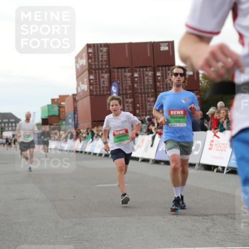 03.10.2025 - Köhlbrandbrückenlauf Yannick Fuchs http://msf.ph/oto/8994104 03.10.2025 16:04:27 Ziel 7245, 7308, 7338, 7455, 8818, 8825, 9213 meine-sportfotos.de