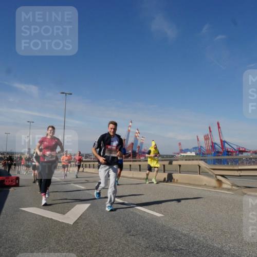 03.10.2025 - Köhlbrandbrückenlauf Matties Gatica Varas http://msf.ph/oto/8994128 03.10.2025 12:47:41 Position 2  meine-sportfotos.de