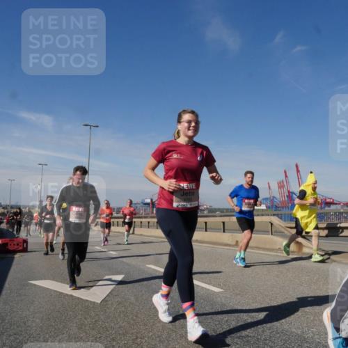 03.10.2025 - Köhlbrandbrückenlauf Matties Gatica Varas http://msf.ph/oto/8994140 03.10.2025 12:47:43 Position 2 4785 meine-sportfotos.de