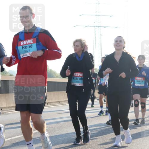 03.10.2025 - Köhlbrandbrückenlauf Luisa Fischer http://msf.ph/oto/8994160 03.10.2025 10:23:22 Position 3 2374, 2557, 2249, 2439, 2211 meine-sportfotos.de