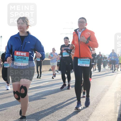 03.10.2025 - Köhlbrandbrückenlauf Luisa Fischer http://msf.ph/oto/8994197 03.10.2025 10:23:26 Position 3 2249, 2250, 8, 3754, 2211, 1 meine-sportfotos.de