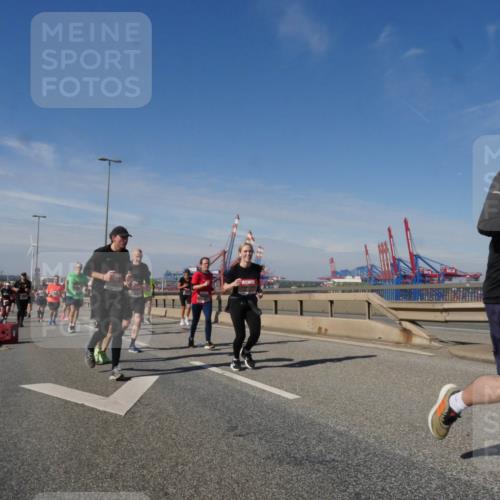 03.10.2025 - Köhlbrandbrückenlauf Matties Gatica Varas http://msf.ph/oto/8994198 03.10.2025 12:47:49 Position 2 2111, 5381 meine-sportfotos.de