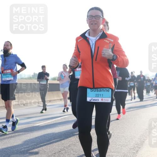 03.10.2025 - Köhlbrandbrückenlauf Luisa Fischer http://msf.ph/oto/8994200 03.10.2025 10:23:27 Position 3 1958, 2211 meine-sportfotos.de