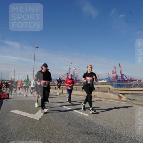 03.10.2025 - Köhlbrandbrückenlauf Matties Gatica Varas http://msf.ph/oto/8994202 03.10.2025 12:47:50 Position 2  meine-sportfotos.de