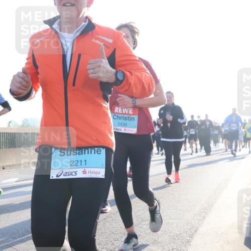 03.10.2025 - Köhlbrandbrückenlauf Luisa Fischer http://msf.ph/oto/8994213 03.10.2025 10:23:27 Position 3 1958, 100, 2211, 2439 meine-sportfotos.de