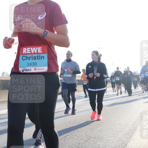 03.10.2025 - Köhlbrandbrückenlauf Luisa Fischer http://msf.ph/oto/8994223 03.10.2025 10:23:28 Position 3 2439 meine-sportfotos.de