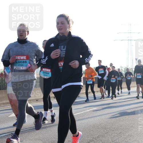 03.10.2025 - Köhlbrandbrückenlauf Luisa Fischer http://msf.ph/oto/8994236 03.10.2025 10:23:29 Position 3 2769, 2252 meine-sportfotos.de