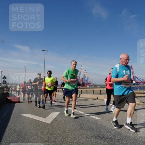 03.10.2025 - Köhlbrandbrückenlauf Matties Gatica Varas http://msf.ph/oto/8994238 03.10.2025 12:47:53 Position 2  meine-sportfotos.de