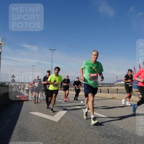 03.10.2025 - Köhlbrandbrückenlauf Matties Gatica Varas http://msf.ph/oto/8994243 03.10.2025 12:47:54 Position 2  meine-sportfotos.de