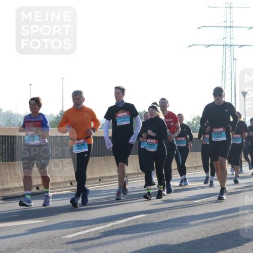 03.10.2025 - Köhlbrandbrückenlauf Luisa Fischer http://msf.ph/oto/8994244 03.10.2025 10:23:30 Position 3 3651 meine-sportfotos.de