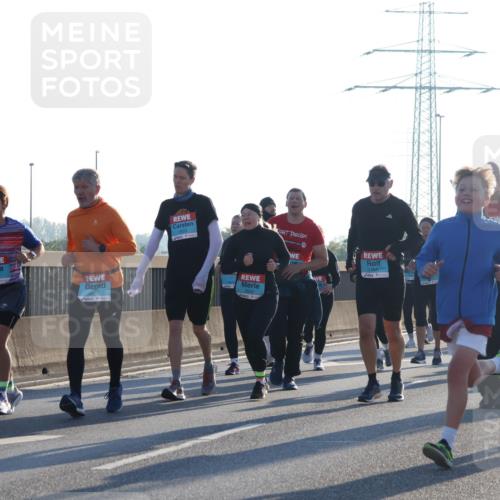 03.10.2025 - Köhlbrandbrückenlauf Luisa Fischer http://msf.ph/oto/8994249 03.10.2025 10:23:31 Position 3 2935, 2659 meine-sportfotos.de