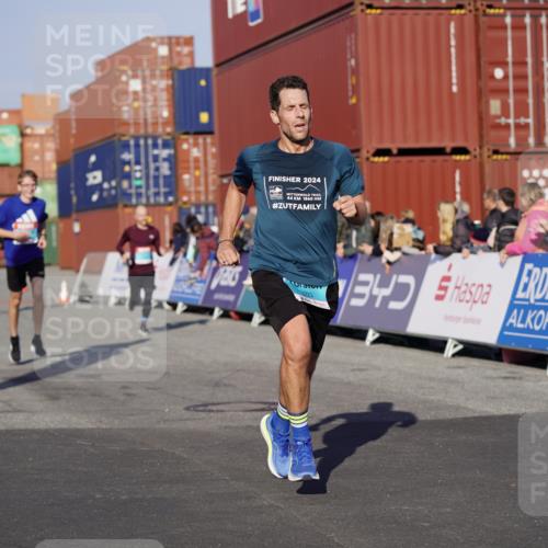 03.10.2025 - Köhlbrandbrückenlauf Michael Burmester http://msf.ph/oto/8994295 03.10.2025 09:56:05 Ziel 1095, 1230, 3223, 3249, 3337, 3593, 3834 meine-sportfotos.de