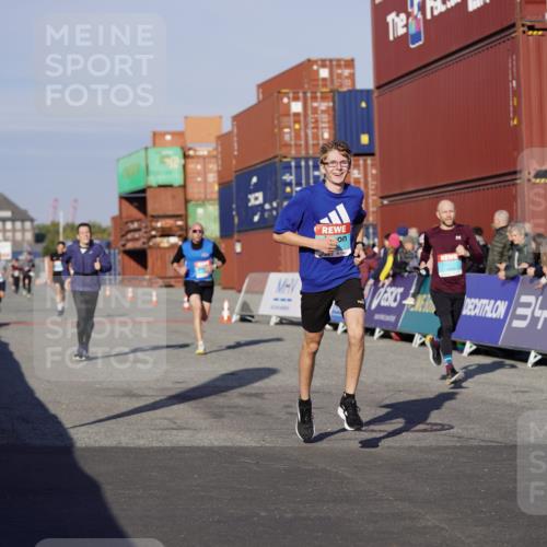 03.10.2025 - Köhlbrandbrückenlauf Michael Burmester http://msf.ph/oto/8994301 03.10.2025 09:56:06 Ziel 1095, 1230, 3223, 3249, 3337, 3593, 3834 meine-sportfotos.de