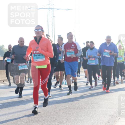 03.10.2025 - Köhlbrandbrückenlauf Luisa Fischer http://msf.ph/oto/8994328 03.10.2025 10:23:39 Position 3 10, 3074, 3090, 2184 meine-sportfotos.de