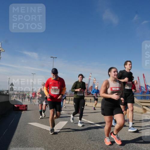 03.10.2025 - Köhlbrandbrückenlauf Matties Gatica Varas http://msf.ph/oto/8994330 03.10.2025 12:48:03 Position 2 6270 meine-sportfotos.de