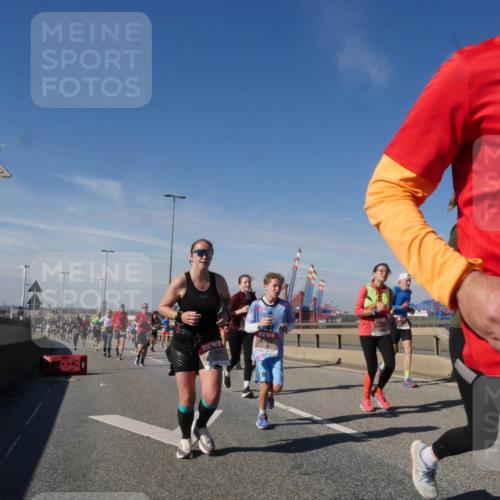 03.10.2025 - Köhlbrandbrückenlauf Matties Gatica Varas http://msf.ph/oto/8994342 03.10.2025 12:48:04 Position 2  meine-sportfotos.de