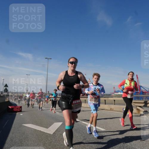 03.10.2025 - Köhlbrandbrückenlauf Matties Gatica Varas http://msf.ph/oto/8994345 03.10.2025 12:48:05 Position 2 474, 6815 meine-sportfotos.de