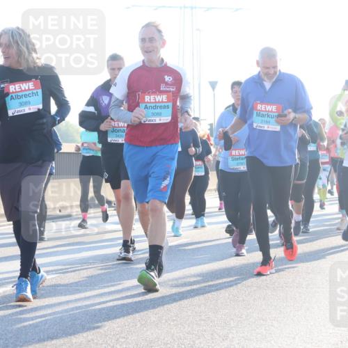 03.10.2025 - Köhlbrandbrückenlauf Luisa Fischer http://msf.ph/oto/8994349 03.10.2025 10:23:41 Position 3 3090, 3089, 3430, 3088, 2184, 2781, 375, 2356 meine-sportfotos.de