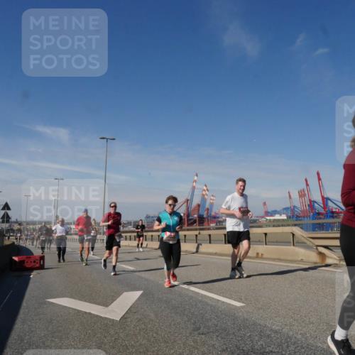 03.10.2025 - Köhlbrandbrückenlauf Matties Gatica Varas http://msf.ph/oto/8994358 03.10.2025 12:48:07 Position 2 5078 meine-sportfotos.de