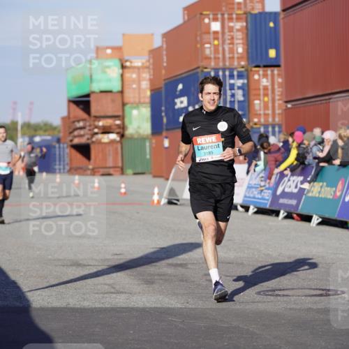 03.10.2025 - Köhlbrandbrückenlauf Michael Burmester http://msf.ph/oto/8994369 03.10.2025 09:56:12 Ziel 1069, 1230, 3183, 3337, 3593, 3834 meine-sportfotos.de