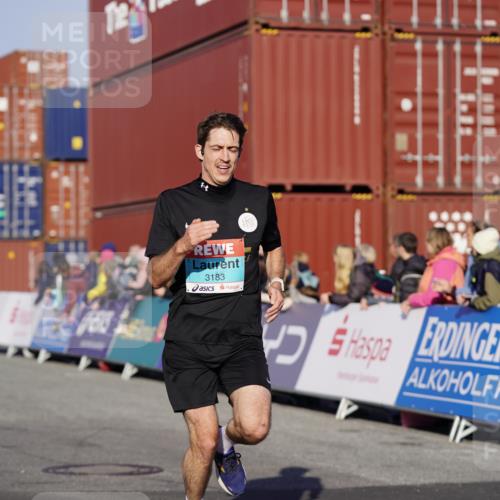 03.10.2025 - Köhlbrandbrückenlauf Michael Burmester http://msf.ph/oto/8994386 03.10.2025 09:56:13 Ziel 1069, 1230, 3183, 3337, 3593, 3834 meine-sportfotos.de
