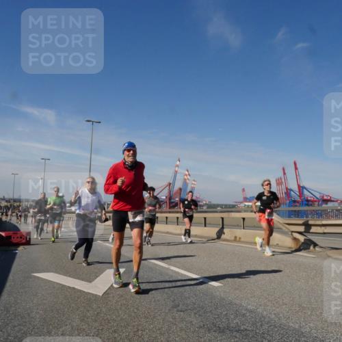 03.10.2025 - Köhlbrandbrückenlauf Matties Gatica Varas http://msf.ph/oto/8994388 03.10.2025 12:48:10 Position 2  meine-sportfotos.de