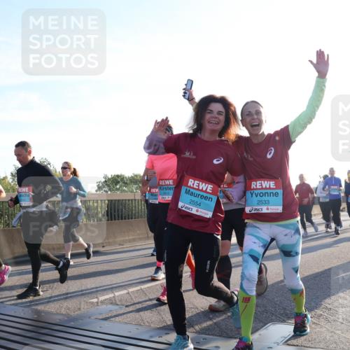 03.10.2025 - Köhlbrandbrückenlauf Luisa Fischer http://msf.ph/oto/8994417 03.10.2025 10:23:52 Position 3 2342, 2612, 2554, 2533, 3 meine-sportfotos.de