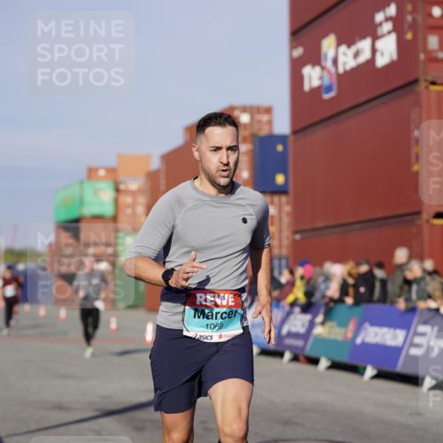 03.10.2025 - Köhlbrandbrückenlauf Michael Burmester http://msf.ph/oto/8994424 03.10.2025 09:56:16 Ziel 1069, 3183, 3337, 3354, 3593 meine-sportfotos.de